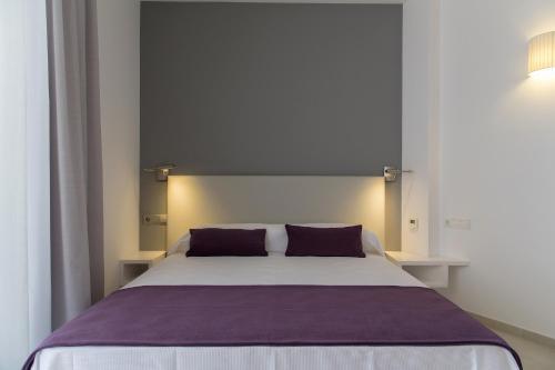 Apartamentos Proa - Emar Hotels Only Adults Es Pujols Exterior photo