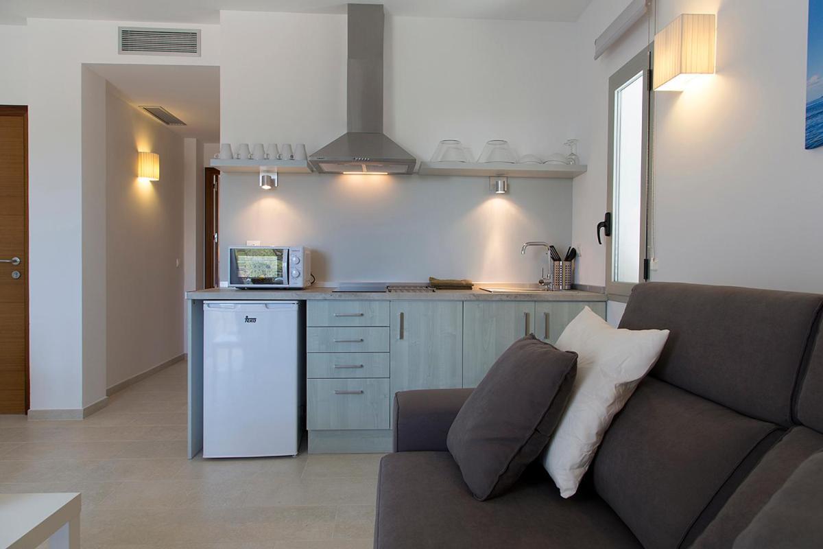 Apartamentos Proa - Emar Hotels Only Adults Es Pujols Exterior photo