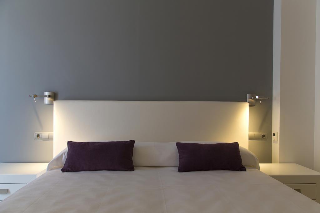 Apartamentos Proa - Emar Hotels Only Adults Es Pujols Exterior photo