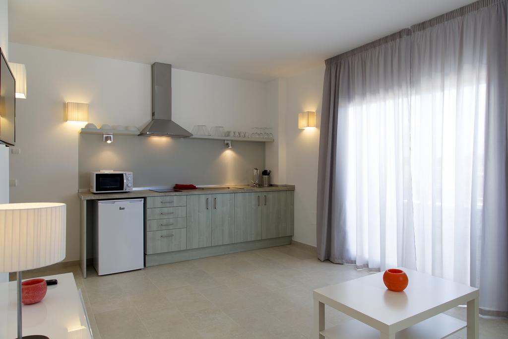 Apartamentos Proa - Emar Hotels Only Adults Es Pujols Room photo