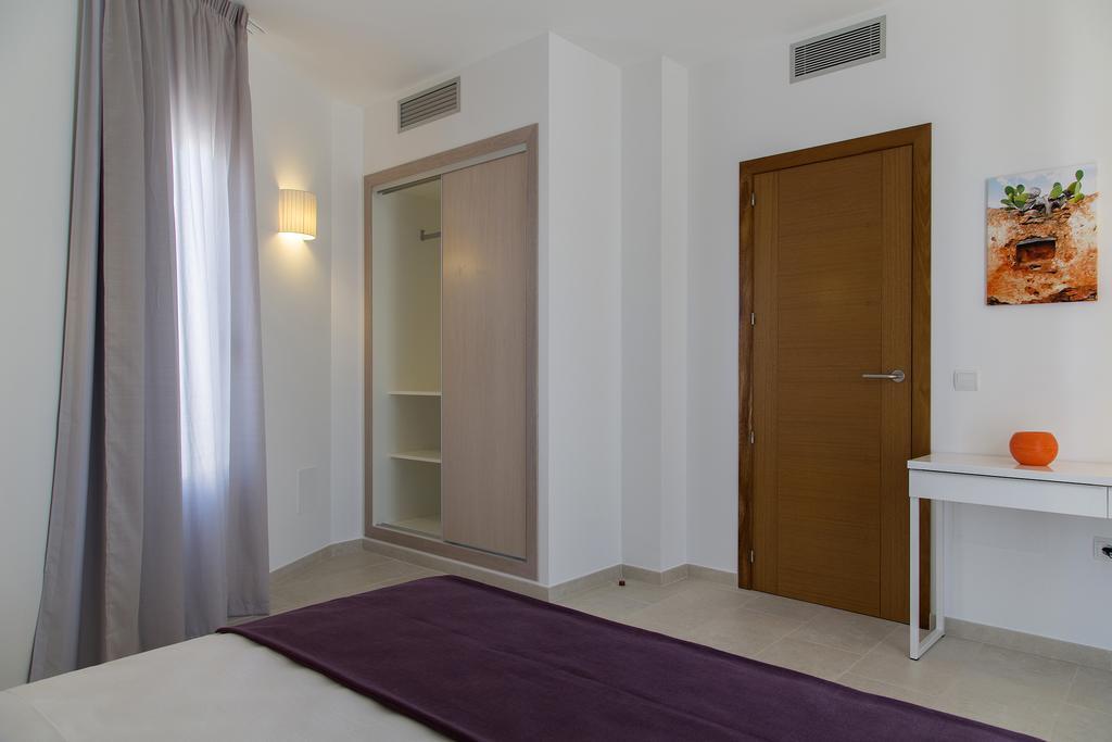 Apartamentos Proa - Emar Hotels Only Adults Es Pujols Room photo